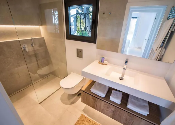 1728 Encinas 宾馆 *